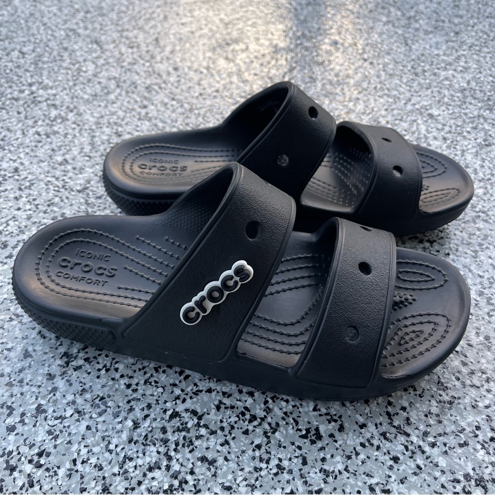 BRAND NEW!! Black Classic CROC Sandal never worn! 🔥🎉